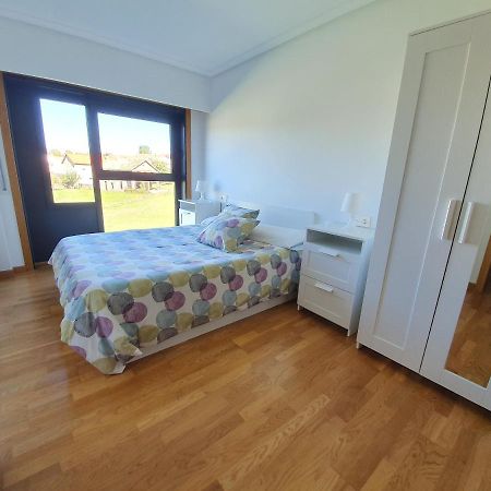 Piso Rosalia De Castro Apartment Аларис Екстериор снимка