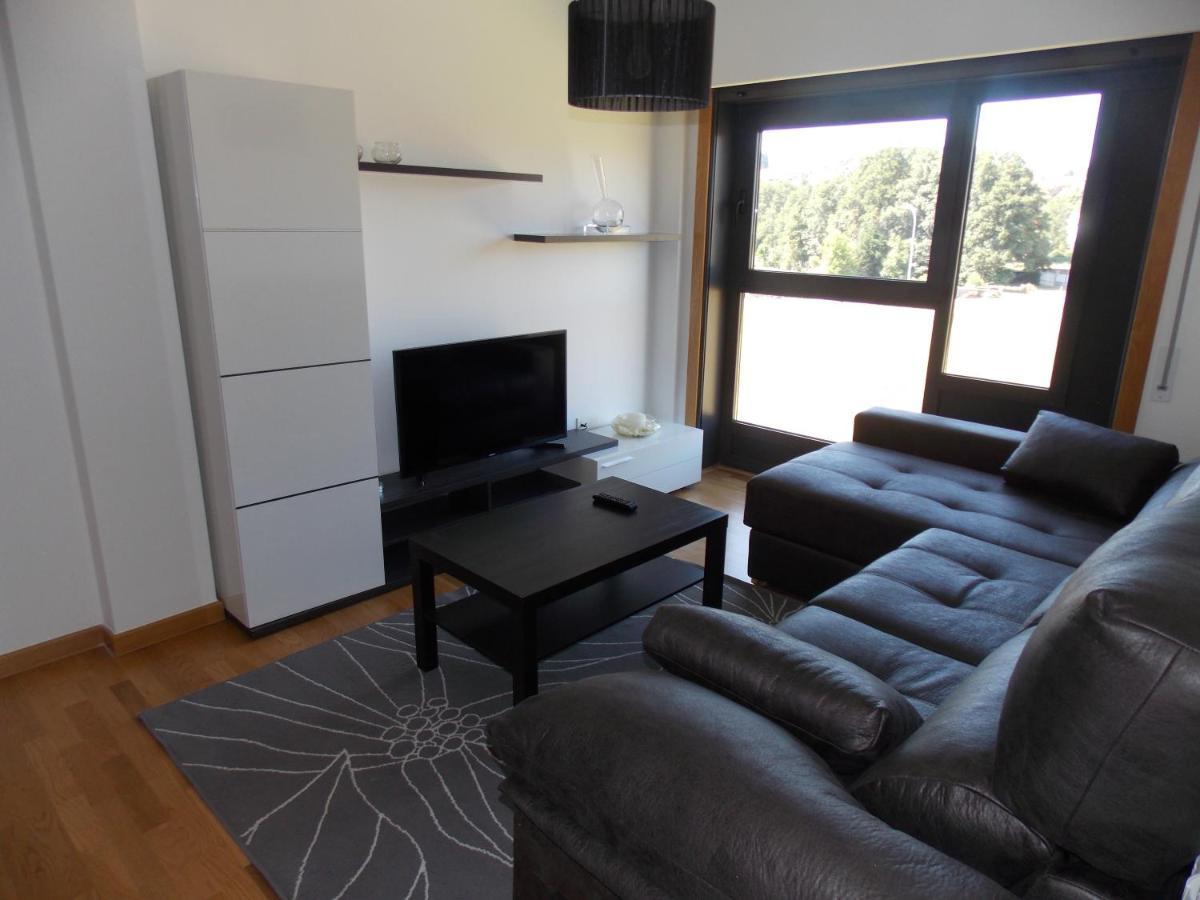Piso Rosalia De Castro Apartment Аларис Екстериор снимка