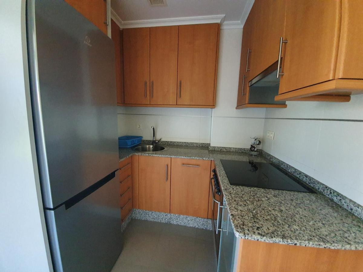 Piso Rosalia De Castro Apartment Аларис Екстериор снимка