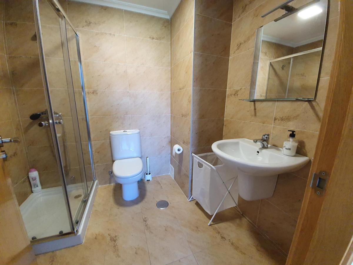 Piso Rosalia De Castro Apartment Аларис Екстериор снимка
