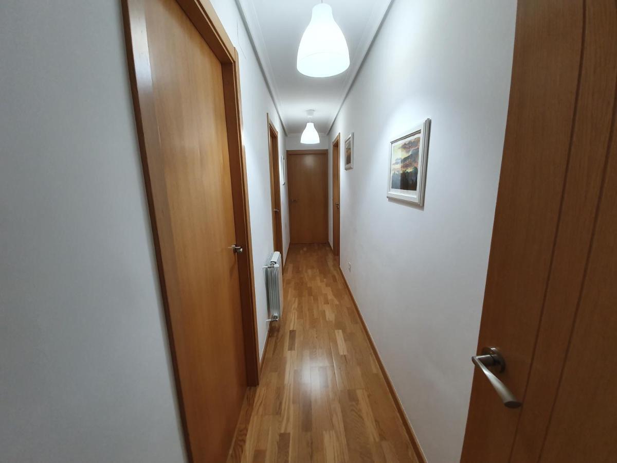 Piso Rosalia De Castro Apartment Аларис Екстериор снимка